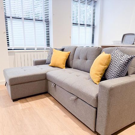Spacious Modern 1 Bed Apartments In St Neots - Perfect For Contractors & Professionals - Free Parking - Wifi - Fully Equipped Kitchen - Smart Tv Ideal For Work Stays And Long Projects Exterior foto