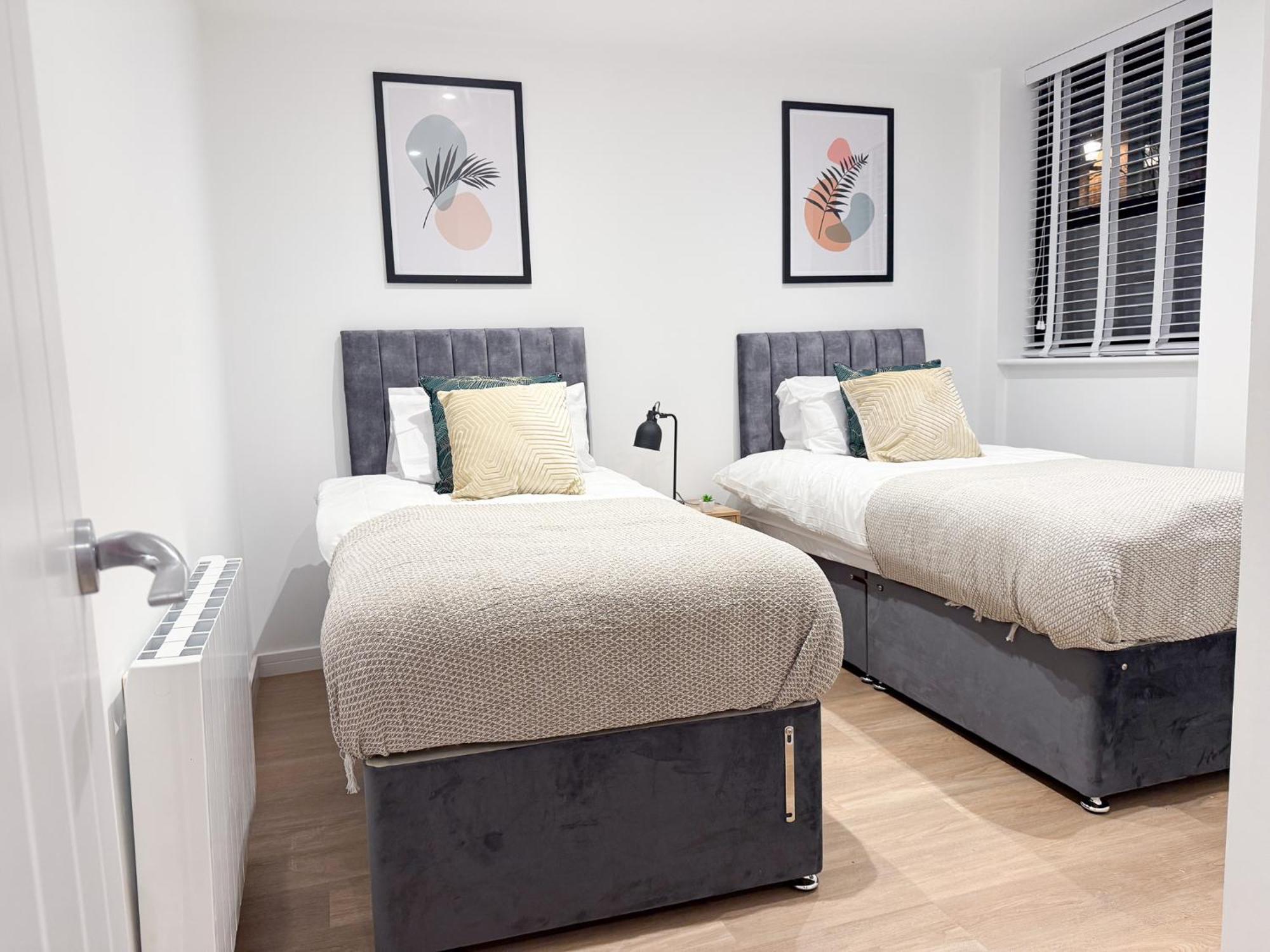 Spacious Modern 1 Bed Apartments In St Neots - Perfect For Contractors & Professionals - Free Parking - Wifi - Fully Equipped Kitchen - Smart Tv Ideal For Work Stays And Long Projects Exterior foto