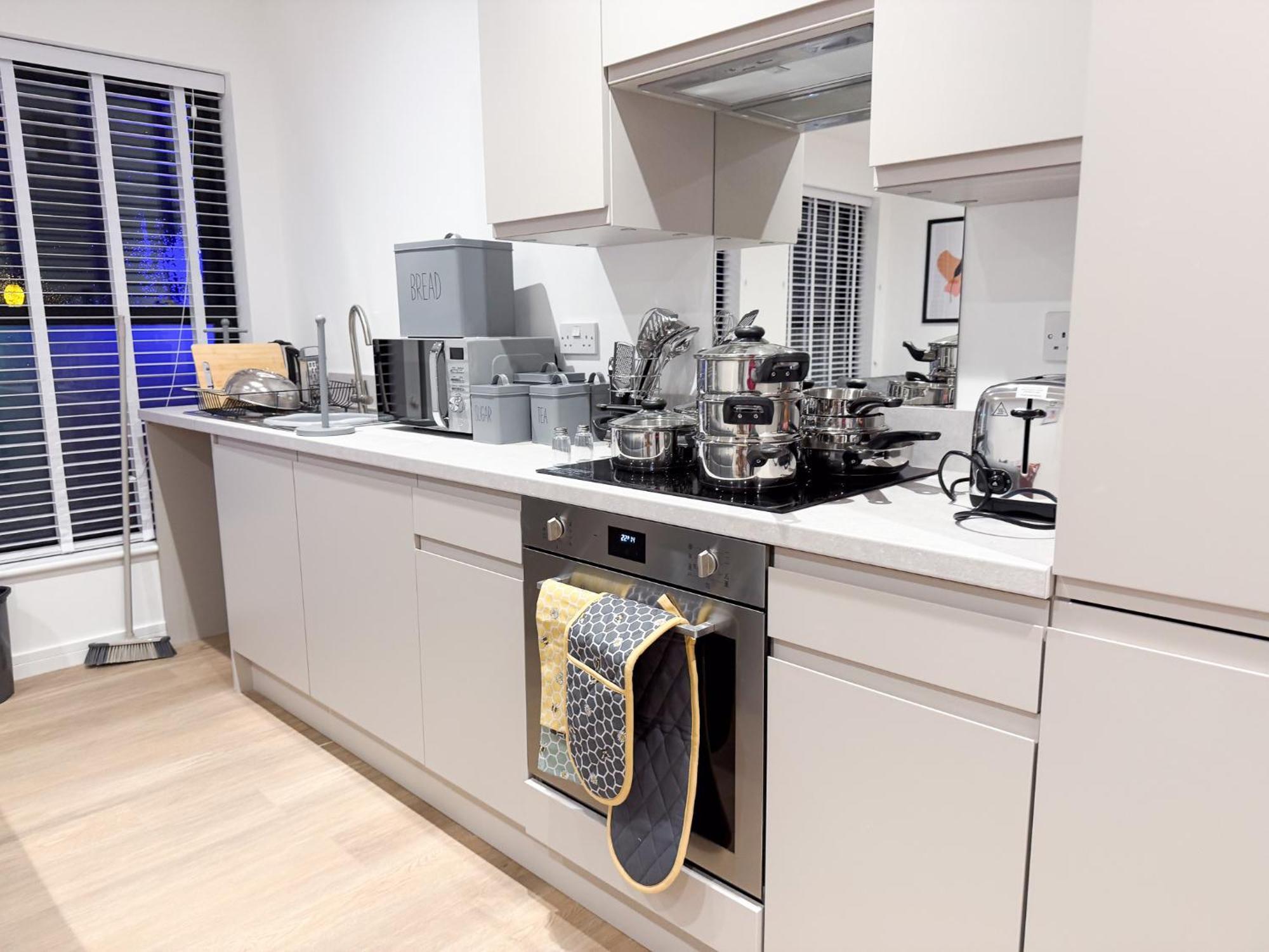Spacious Modern 1 Bed Apartments In St Neots - Perfect For Contractors & Professionals - Free Parking - Wifi - Fully Equipped Kitchen - Smart Tv Ideal For Work Stays And Long Projects Exterior foto