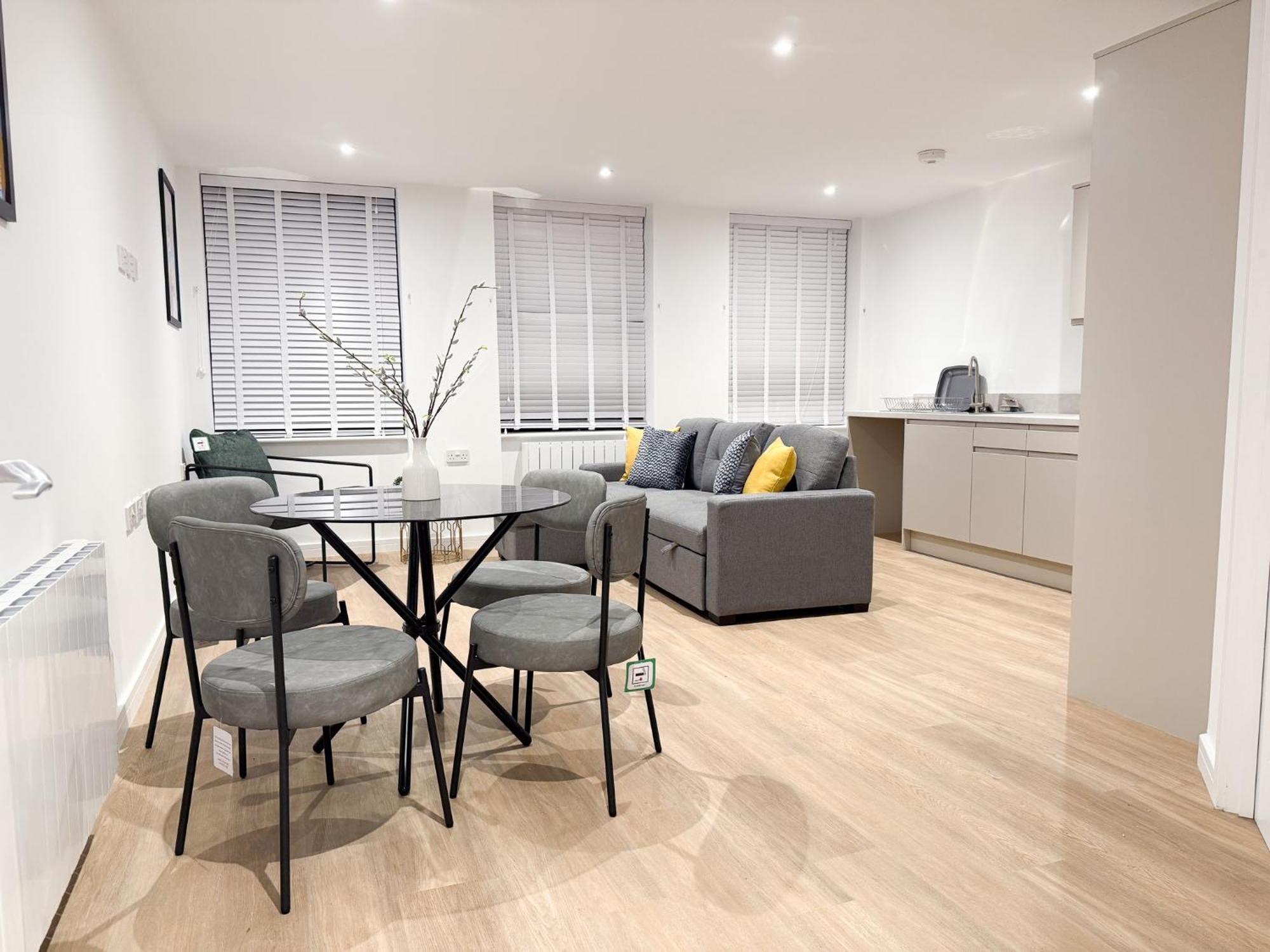 Spacious Modern 1 Bed Apartments In St Neots - Perfect For Contractors & Professionals - Free Parking - Wifi - Fully Equipped Kitchen - Smart Tv Ideal For Work Stays And Long Projects Exterior foto
