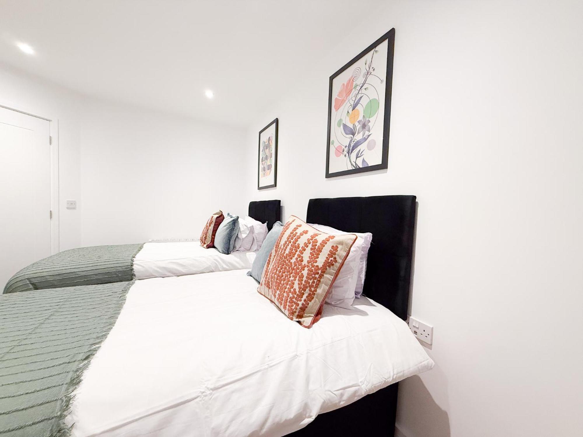 Spacious Modern 1 Bed Apartments In St Neots - Perfect For Contractors & Professionals - Free Parking - Wifi - Fully Equipped Kitchen - Smart Tv Ideal For Work Stays And Long Projects Exterior foto