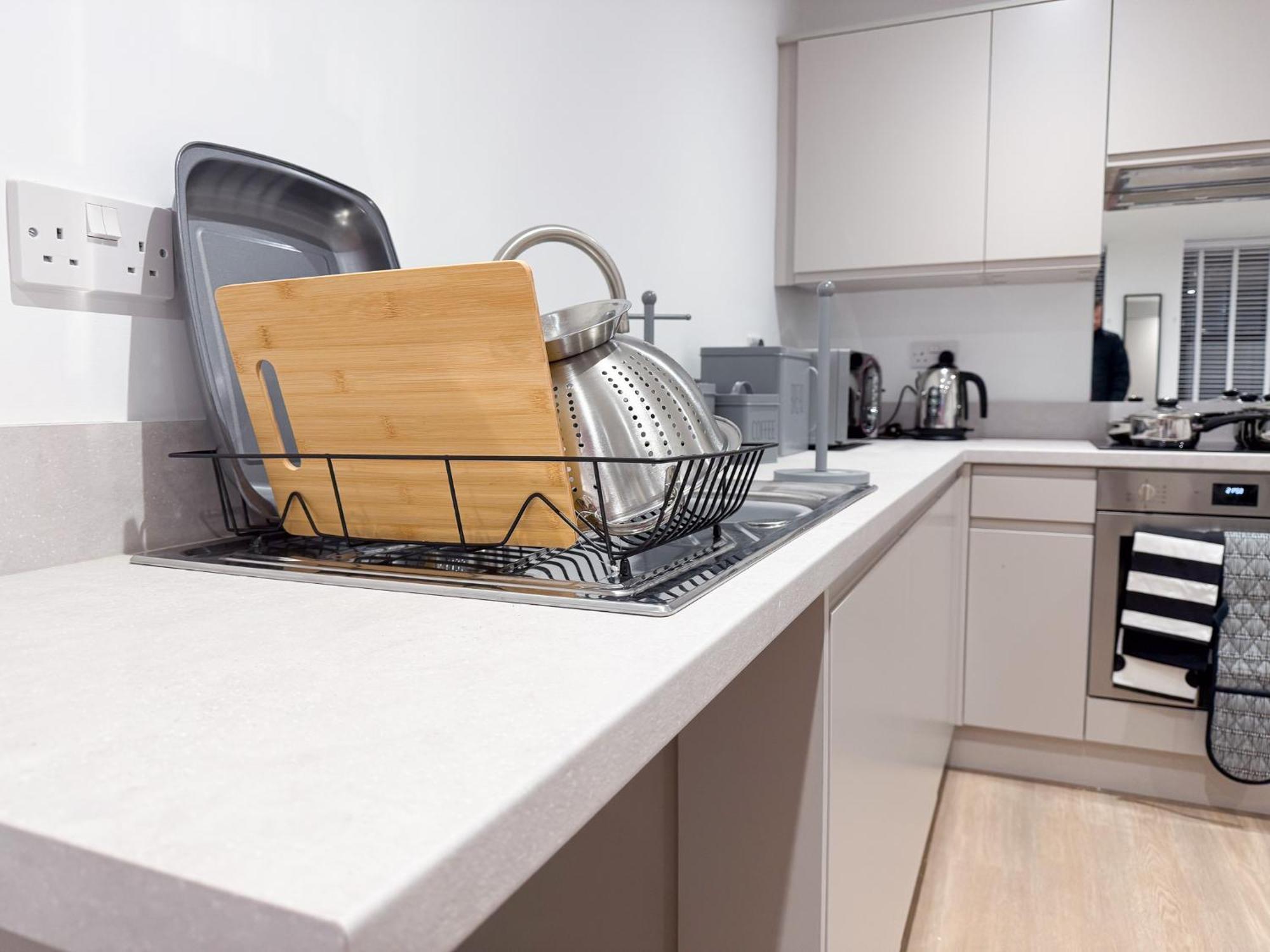 Spacious Modern 1 Bed Apartments In St Neots - Perfect For Contractors & Professionals - Free Parking - Wifi - Fully Equipped Kitchen - Smart Tv Ideal For Work Stays And Long Projects Exterior foto