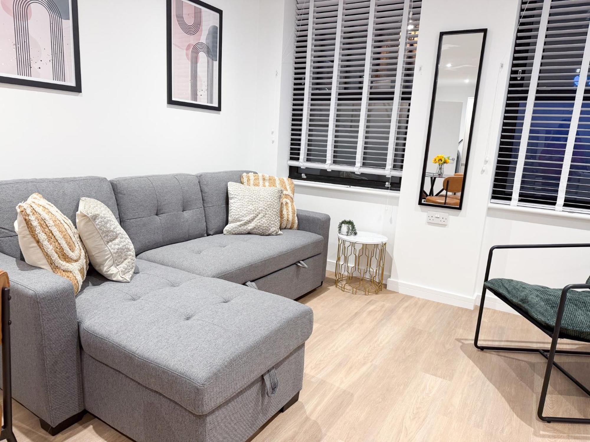 Spacious Modern 1 Bed Apartments In St Neots - Perfect For Contractors & Professionals - Free Parking - Wifi - Fully Equipped Kitchen - Smart Tv Ideal For Work Stays And Long Projects Exterior foto